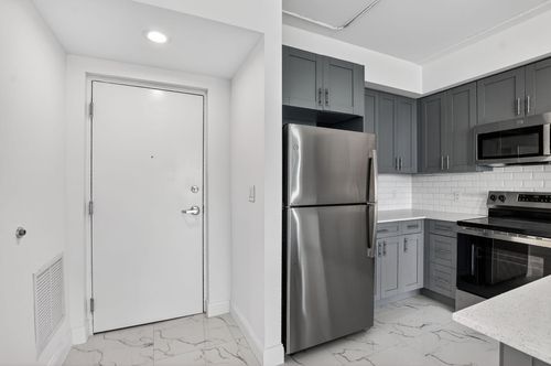 201-350 W Hidden Valley Blvd, Boca Raton, FL, 33487-1595 | Card Image