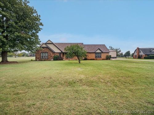 8221 N 166th East Ave, Owasso, OK, 74055-8421 | Card Image
