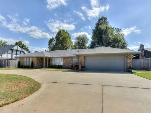 2324 Parkland Way, Norman, OK, 73069-6537 | Card Image
