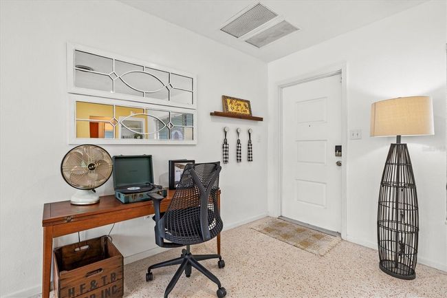2473 Davis Blvd, House other with 3 bedrooms, 2 bathrooms and null parking in Sarasota FL | Image 7
