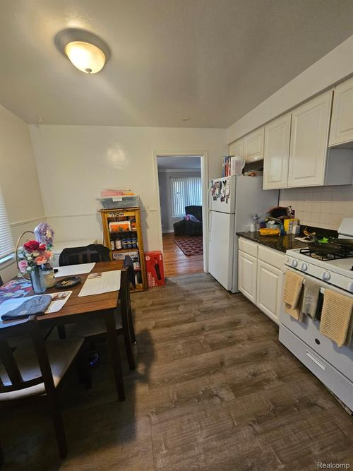 20609 Westhampton Ave, Southfield, MI, 48075-7918 | Card Image