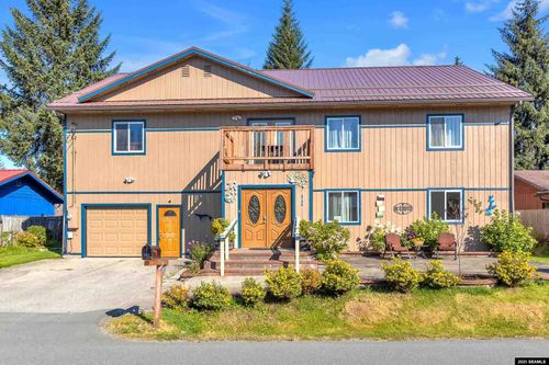 8308 Aspen Ave, Juneau, AK, 99801-8866 | Card Image