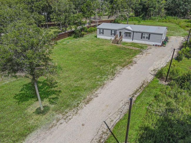 5624 Wickwillow Ln, House other with 3 bedrooms, 2 bathrooms and null parking in Alvin TX | Image 5