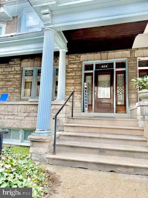 404 Spring St, READING, PA, 19601-2118 | Card Image
