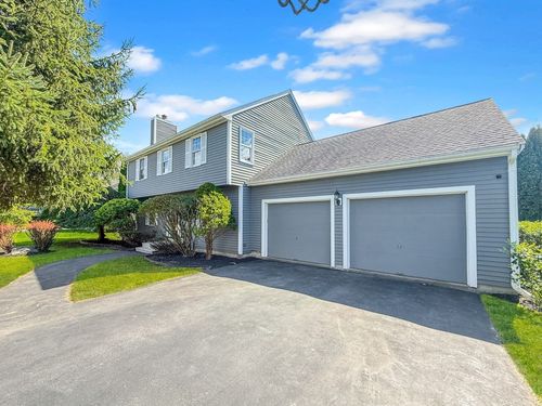 5 Swan Cir, Shrewsbury, MA, 01545-8118 | Card Image