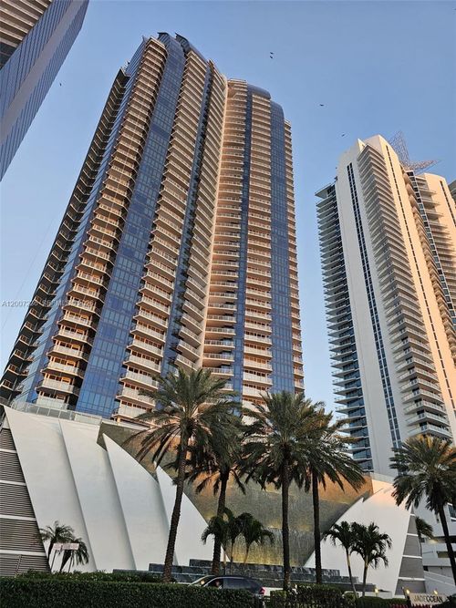 4006-17121 Collins Ave, Sunny Isles Beach, FL, 33160-4370 | Card Image