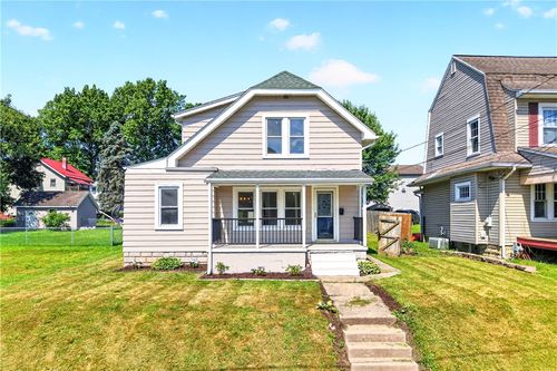 2007 Delaware Ave, New Castle, PA, 16105-2242 | Card Image