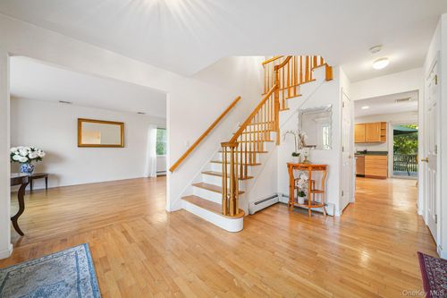 2 Monsignor Brady Ct, Blauvelt, NY, 10913-1249 | Card Image