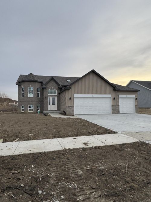 8252 Dylan Drive, Merrillville, IN, 46410 | Card Image