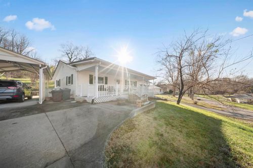 705 Oak St, Grayson, KY, 41143-1411 | Card Image