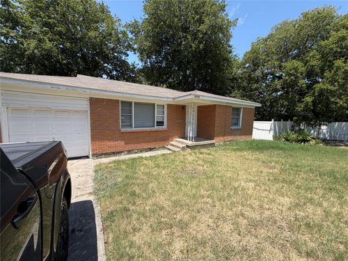 8008 Wyatt Dr, White Settlement, TX, 76108-2457 | Card Image