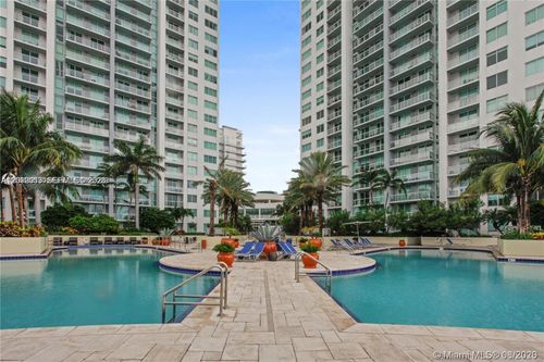 3002-253 Ne 2nd St, Miami, FL, 33132-2312 | Card Image