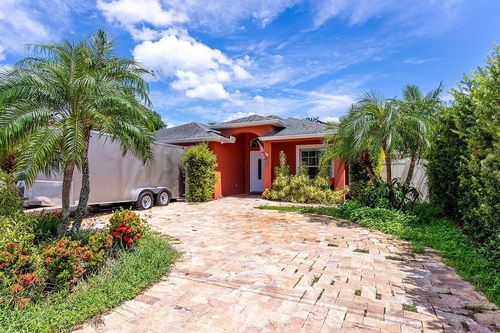 4907 Carlyle Rd, Tampa, FL, 33615-4705 | Card Image