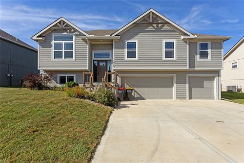 1814 Lauren Ln, Kearney, MO, 64060-7667 | Card Image