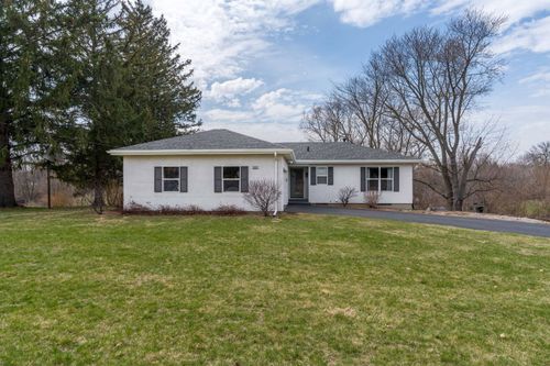 5002 Fairhaven Rd, Davenport, IA, 52807-3075 | Card Image