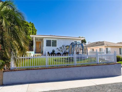 526 Sheldon St, El Segundo, CA, 90245-3033 | Card Image