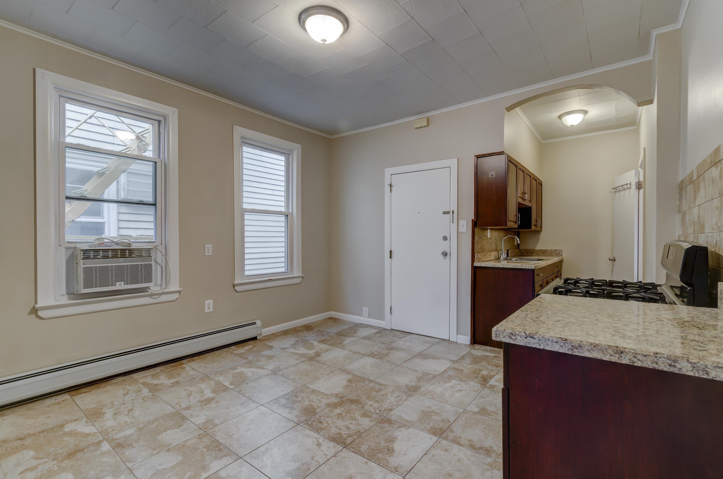 Residential Lease in Bayonne 4