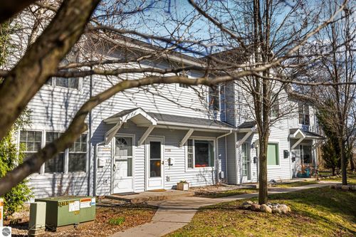 b-715 Lake Avenue, Traverse City, MI, 49684 | Card Image
