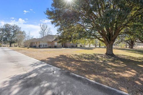 8110 Main St, Zachary, LA, 70791-4230 | Card Image