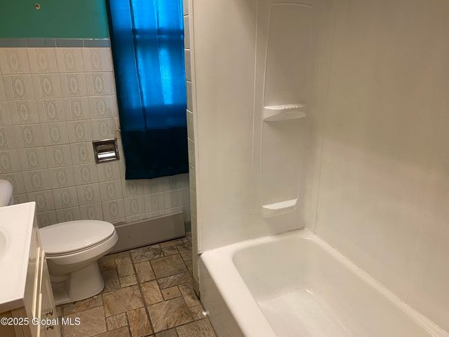 1320 8 Th Ave, Condo with 2 bedrooms, 1 bathrooms and 2 parking in Schenectady NY | Image 5