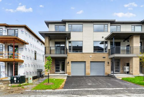 3061 Showcase Crescent, Blossom Park - Airport and Area, ON, K4M0S1 | Card Image