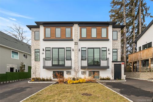 211-23 Singer Ave, Spring Valley, NY, 10977-5409 | Card Image