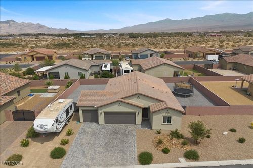 164 Hawk Ave, Pahrump, NV, 89060-4243 | Card Image