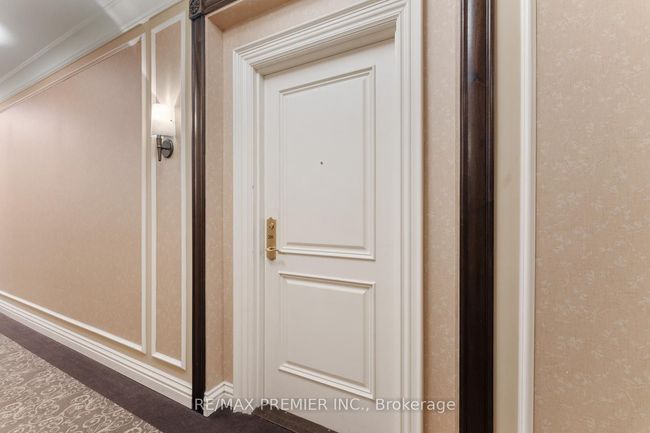 209 - 9235 Jane St, Condo with 2 bedrooms, 1 bathrooms and 1 parking in Vaughan ON | Image 4