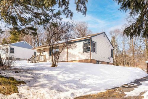 1011 W Arrowhead Rd, Duluth, MN, 55811-2211 | Card Image