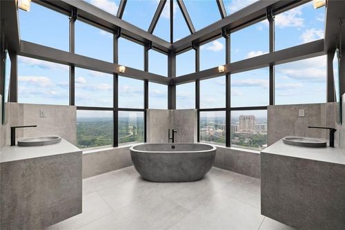 p-2828 Peachtree Rd Nw, Atlanta, GA, 30305-5107 | Card Image