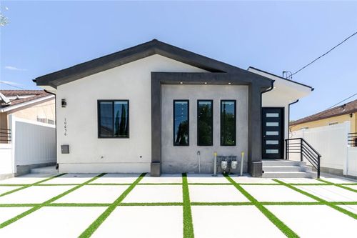 10654 Nassau Ave, Sunland, CA, 91040-2953 | Card Image