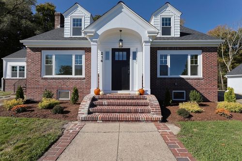 216 Anawan St, Rehoboth, MA, 02769-2647 | Card Image