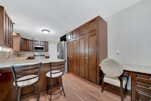 33 N Pioneer Cir, Jackson, CA, 95642-2615 | Card Image