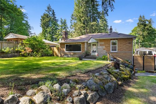 7715 236th St Sw, Edmonds, WA, 98026-8860 | Card Image