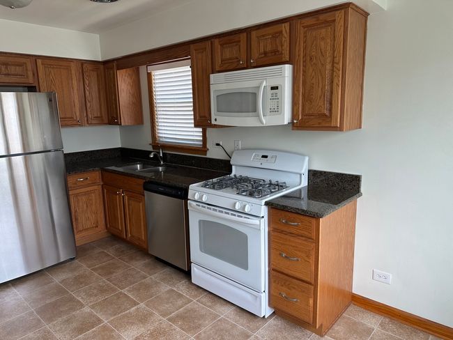 2 - 5551 Mason Ave, Condo with 2 bedrooms, 1 bathrooms and 1 parking in Chicago IL | Image 7