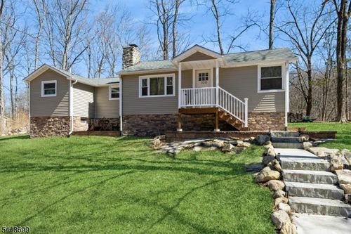 100 Poplar Ln, Highland Lakes, NJ, 07422-1910 | Card Image