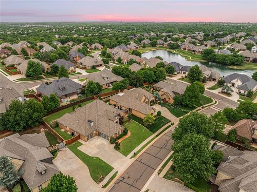 2708 Cattle Dr, Edmond, OK, 73034-9595 | Card Image