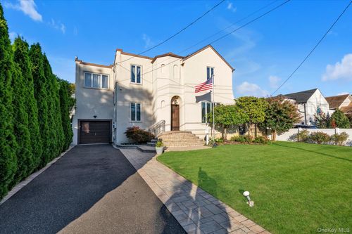 383 Frankel Blvd, Merrick, NY, 11566-5035 | Card Image