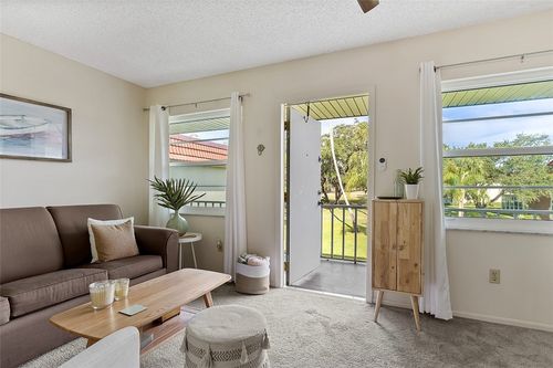 apt-204-10 Vista Palm Ln, Vero Beach, FL, 32962-0810 | Card Image