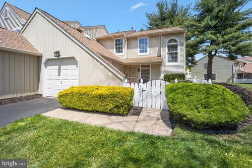 1609 Mcnelis Dr, SOUTHAMPTON, PA, 18966-4024 | Card Image
