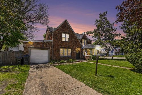 1237 Blaine Avenue, South Bend, IN, 46616-1537 | Card Image
