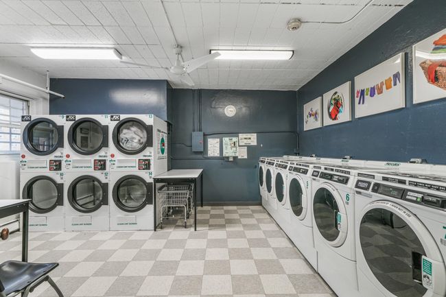 Shared laundry room | Image 29