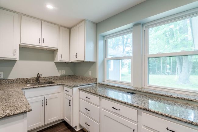 1300 State Road 83, House other with 2 bedrooms, 1 bathrooms and null parking in Hartland WI | Image 9