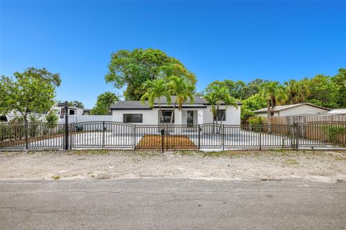 10321 Nw 32nd Pl, Miami, FL, 33147-1175 | Card Image