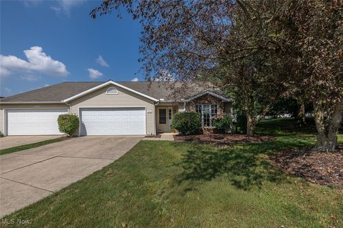 10560 Stapleton Dr, Strongsville, OH, 44136-8800 | Card Image