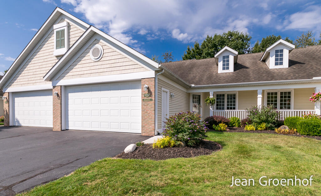Clearwater Dr, Zeeland, MI 49464