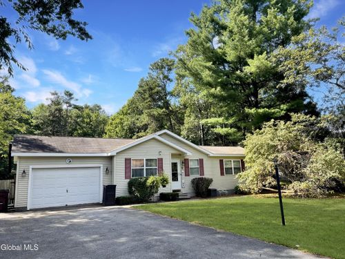 37 Stephanie Ln, Queensbury, NY, 12804-7177 | Card Image