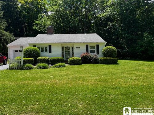 2365 Carlson Rd, Jamestown, NY, 14701-9333 | Card Image