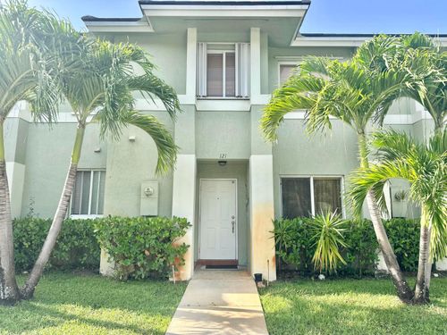 11-c-121 Hidden Court Rd, Hollywood, FL, 33023-7465 | Card Image
