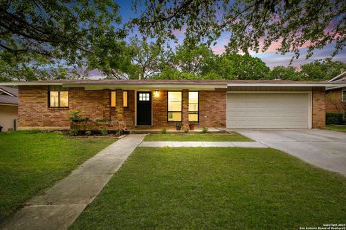 3226 Colony Dr, San Antonio, TX, 78230-3316 | Card Image
